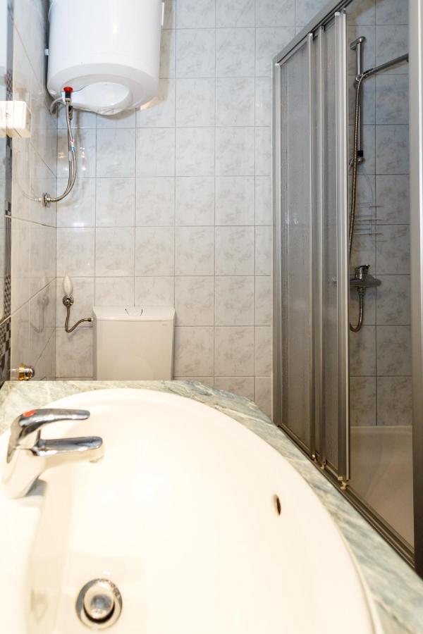 Apartmani Mili Malinska Exteriör bild