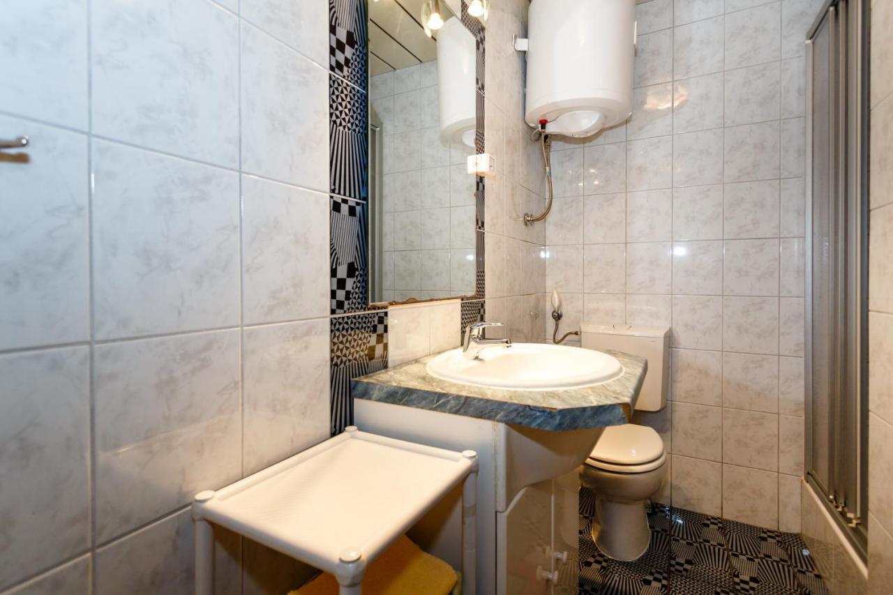 Apartmani Mili Malinska Exteriör bild