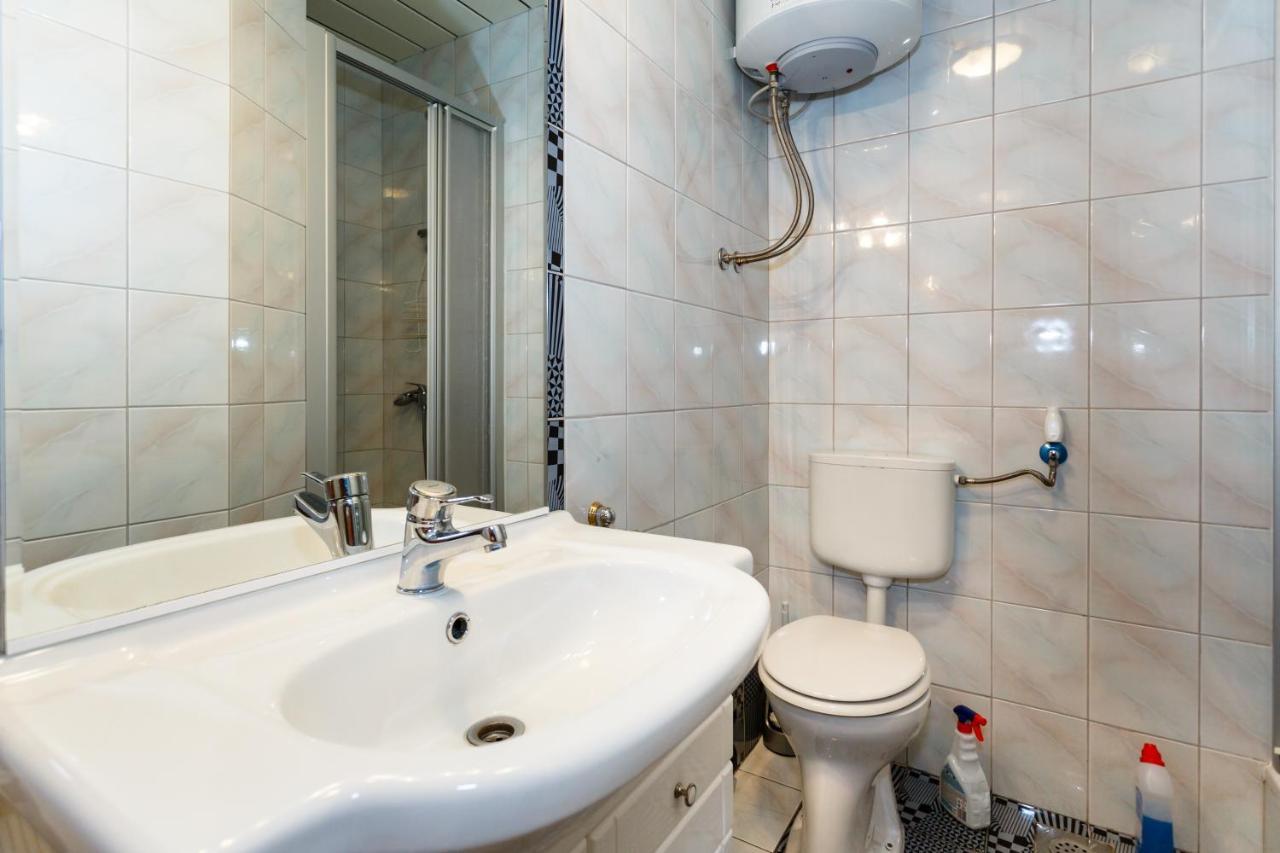 Apartmani Mili Malinska Exteriör bild