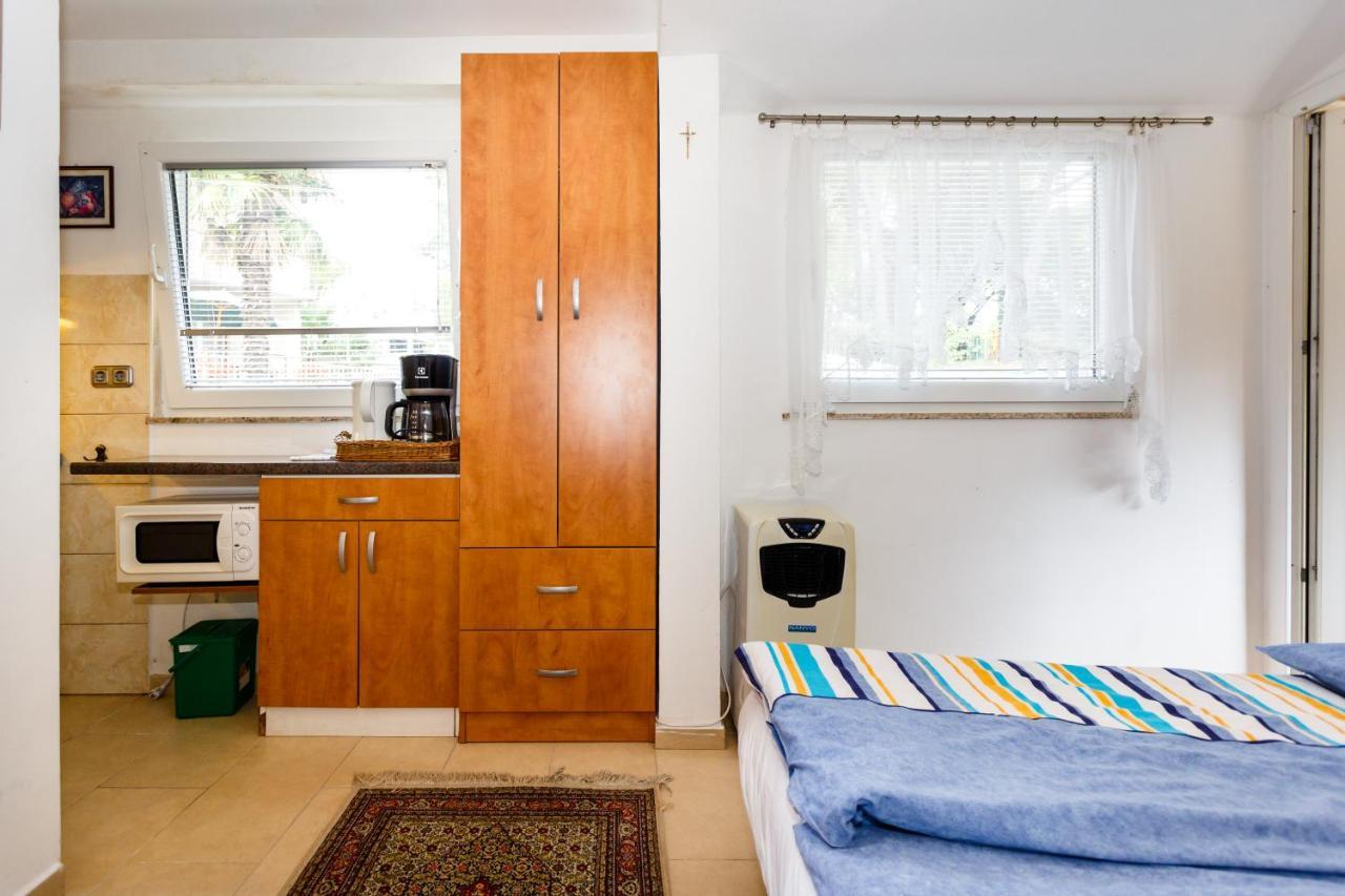 Apartmani Mili Malinska Exteriör bild