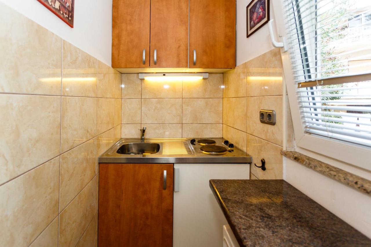 Apartmani Mili Malinska Exteriör bild