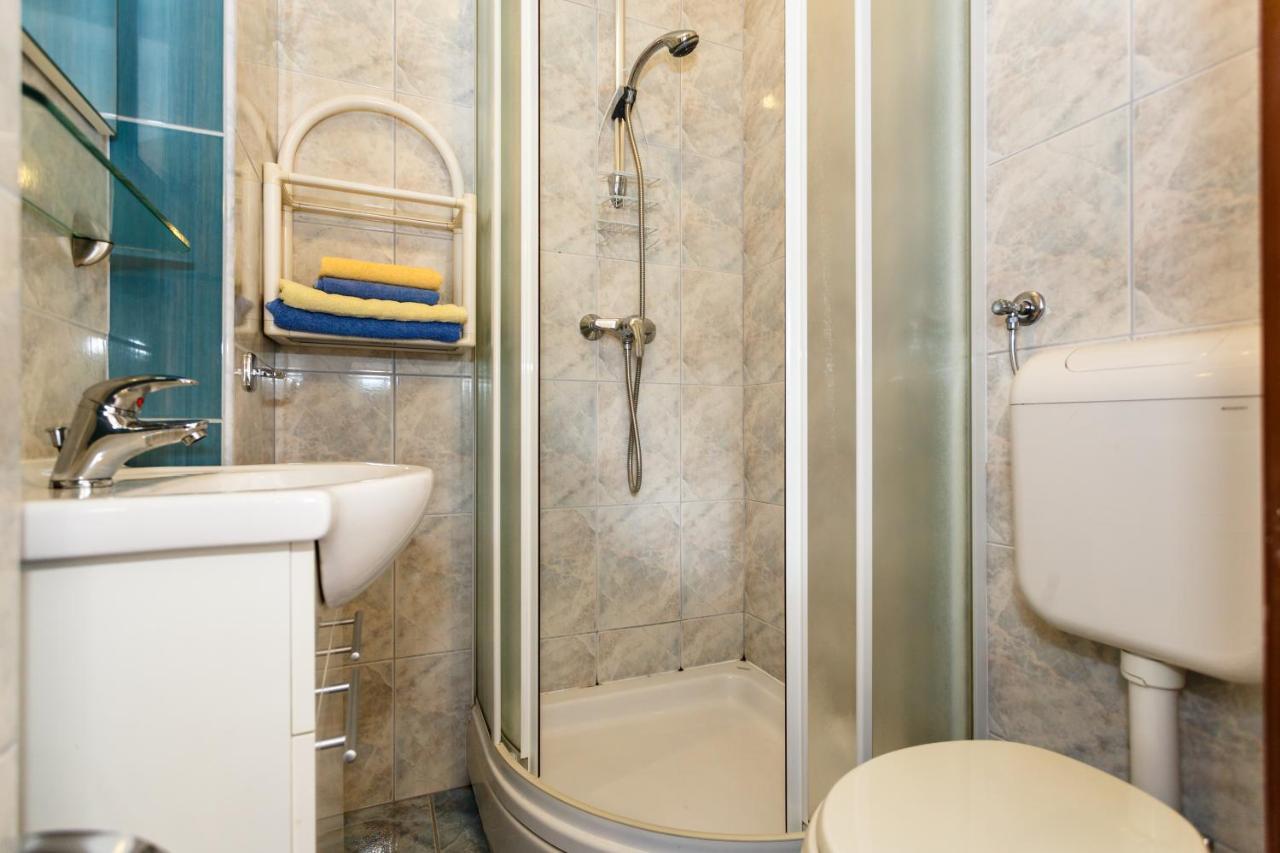 Apartmani Mili Malinska Exteriör bild