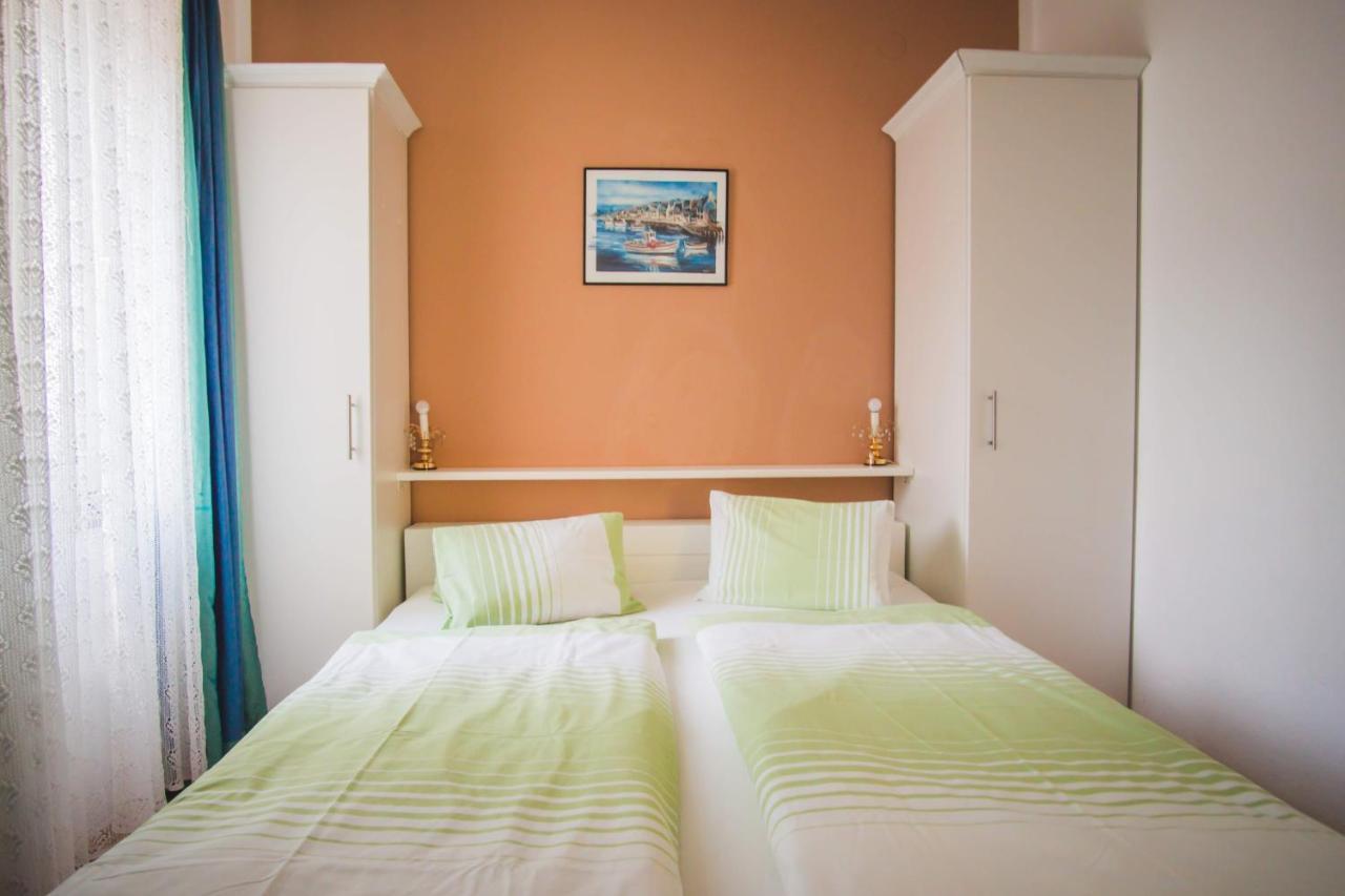 Apartmani Mili Malinska Exteriör bild